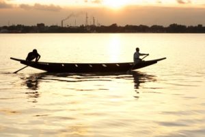アイナメチヌオのインド旅行記_ガンジス川で沐浴